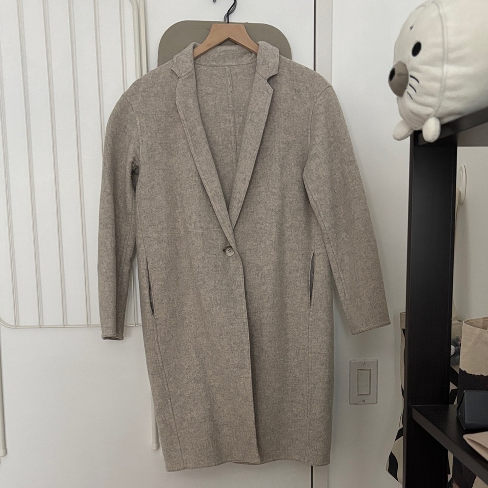 Uniqlo Grey Wool Coat in size Small